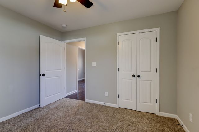 1008 Meadowview Ln, Clarksville, TN 37040