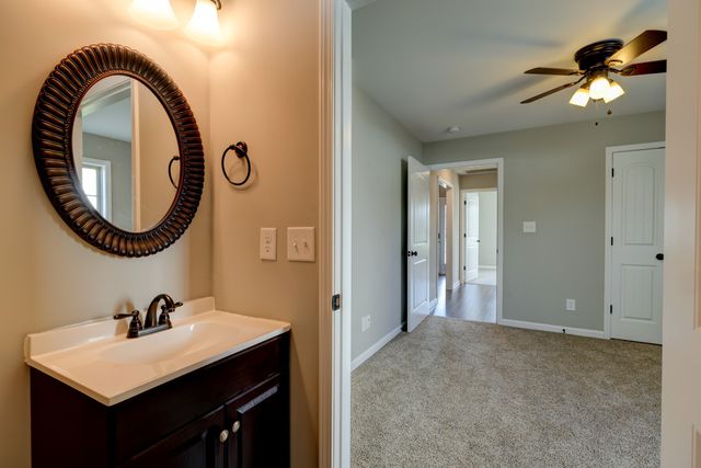 1008 Meadowview Ln, Clarksville, TN 37040