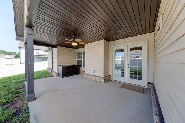 1008 Meadowview Ln, Clarksville, TN 37040