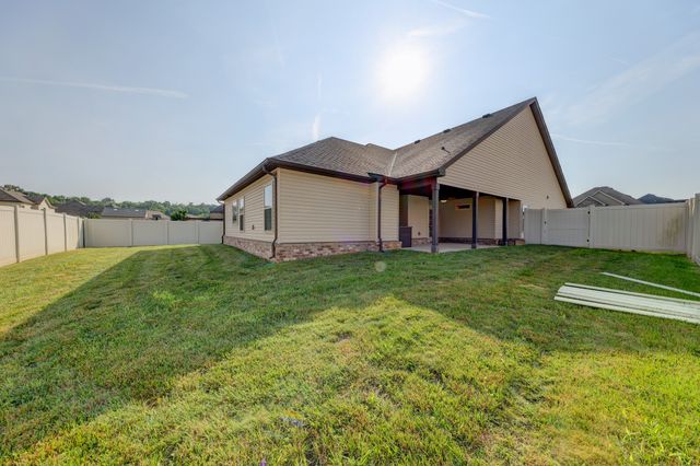 1008 Meadowview Ln, Clarksville, TN 37040