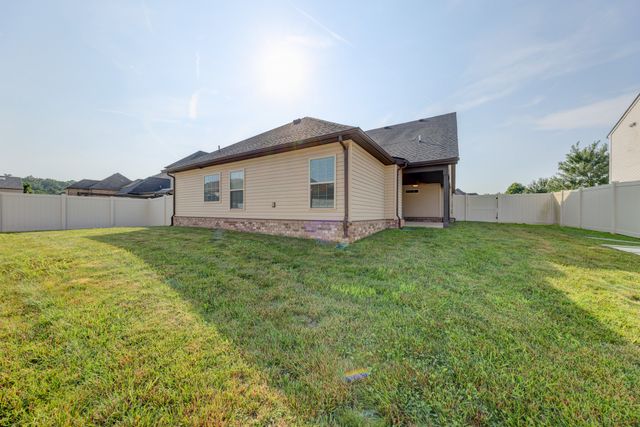 1008 Meadowview Ln, Clarksville, TN 37040