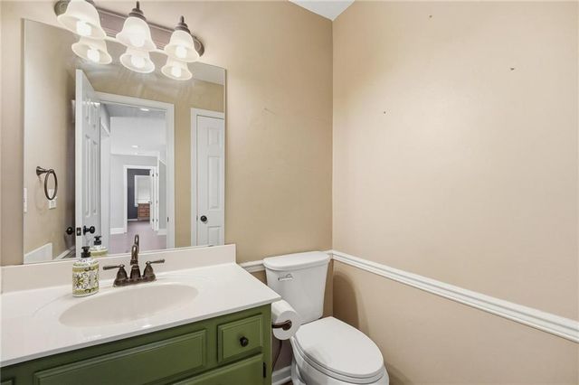 1129 SE 11th Street, Lee's Summit, MO 64081