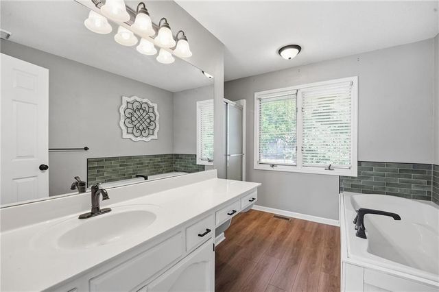 1129 SE 11th Street, Lee's Summit, MO 64081