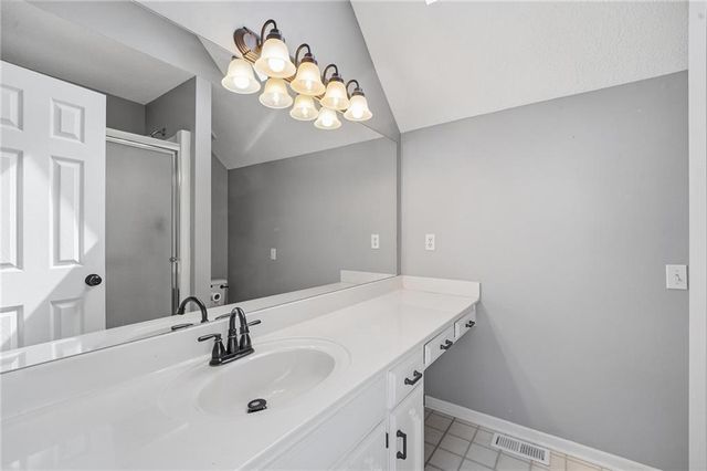 1129 SE 11th Street, Lee's Summit, MO 64081