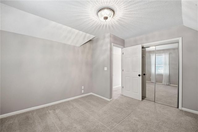 1129 SE 11th Street, Lee's Summit, MO 64081
