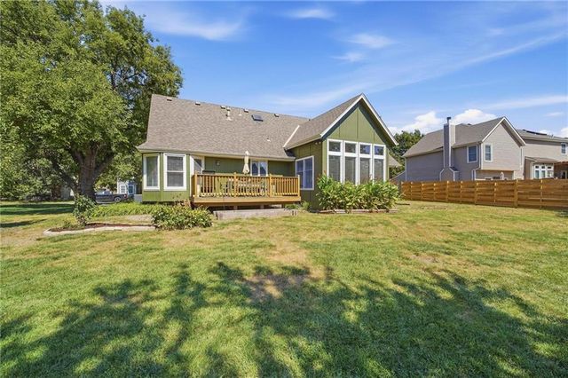 1129 SE 11th Street, Lee's Summit, MO 64081