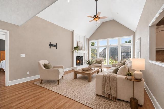 1129 SE 11th Street, Lee's Summit, MO 64081