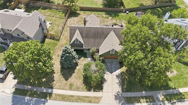 1129 SE 11th Street, Lee's Summit, MO 64081