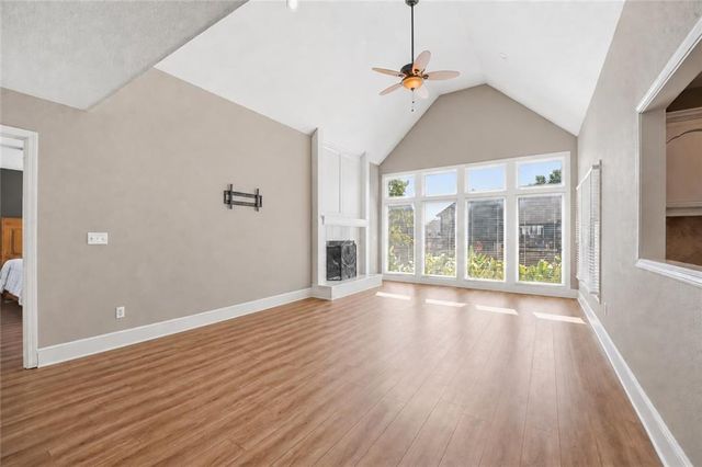 1129 SE 11th Street, Lee's Summit, MO 64081