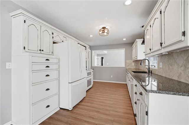 1129 SE 11th Street, Lee's Summit, MO 64081