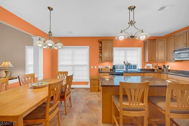 468 Crossfields Ln, Franklin Twp., NJ 08873