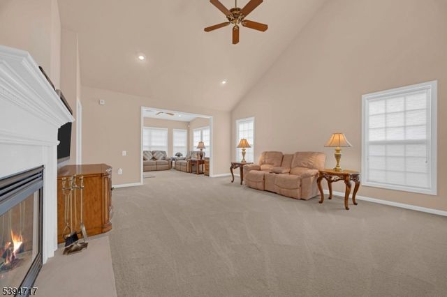 468 Crossfields Ln, Franklin Twp., NJ 08873