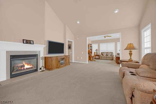 468 Crossfields Ln, Franklin Twp., NJ 08873