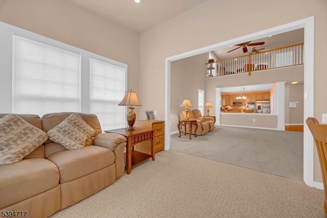 468 Crossfields Ln, Franklin Twp., NJ 08873