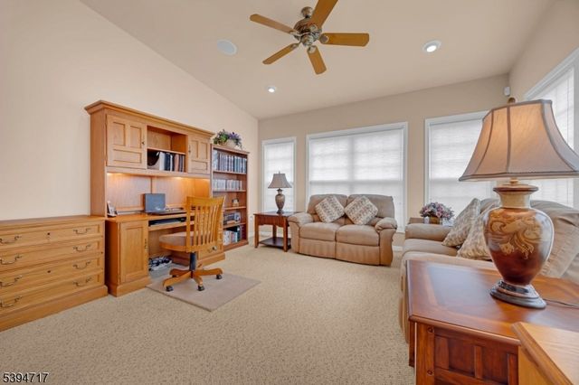 468 Crossfields Ln, Franklin Twp., NJ 08873