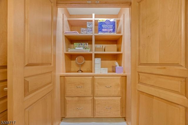 468 Crossfields Ln, Franklin Twp., NJ 08873