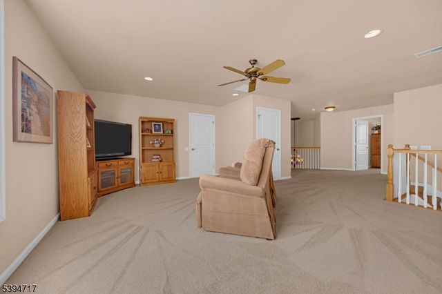 468 Crossfields Ln, Franklin Twp., NJ 08873