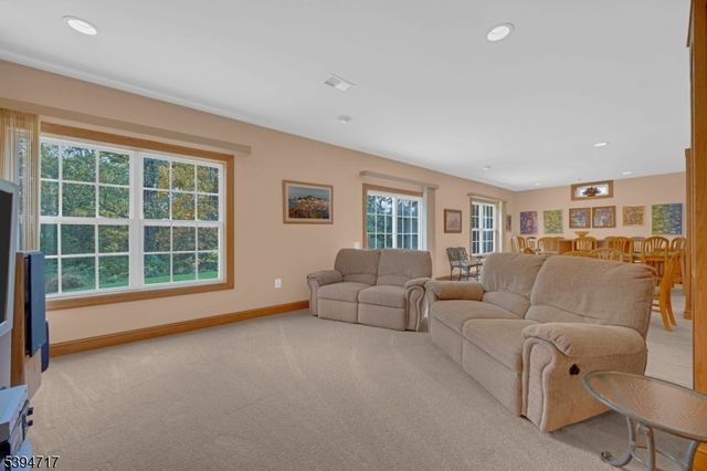 468 Crossfields Ln, Franklin Twp., NJ 08873