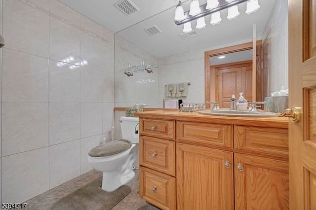 468 Crossfields Ln, Franklin Twp., NJ 08873