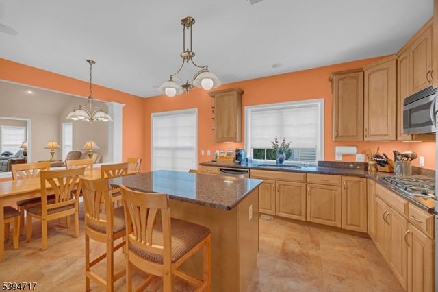 468 Crossfields Ln, Franklin Twp., NJ 08873