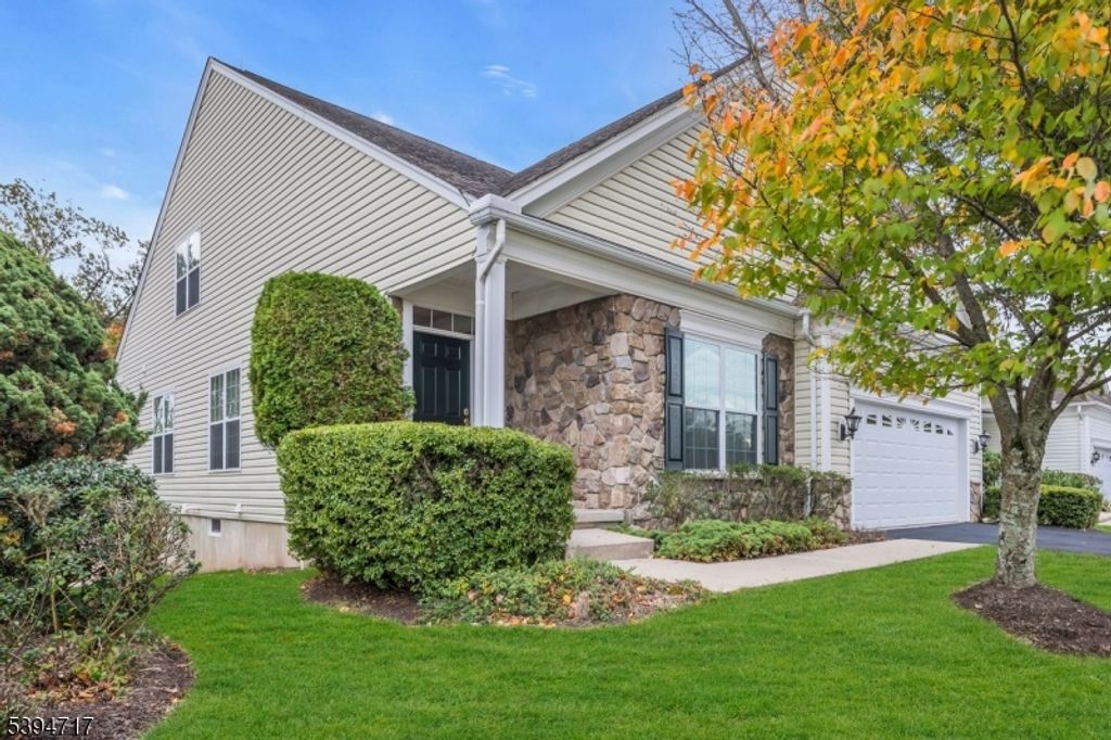 468 Crossfields Ln, Franklin Twp., NJ 08873