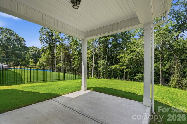 13115 Foxberry Road, Charlotte, NC 28213