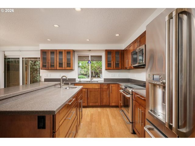 13205 Sw Barberry Dr, Beaverton, OR 97008