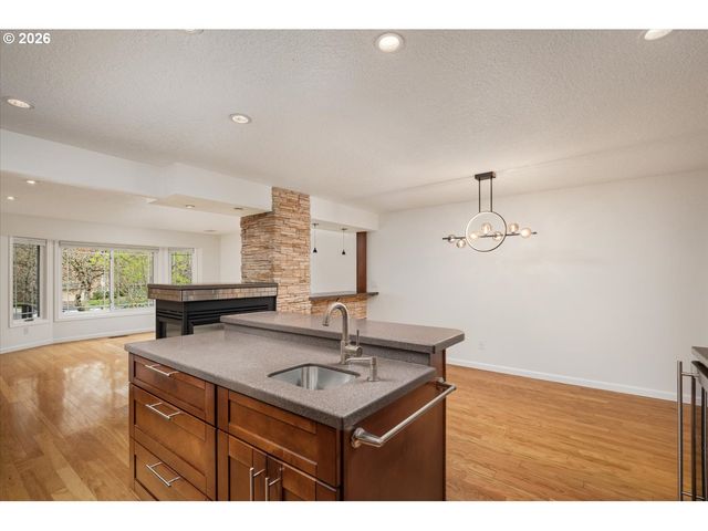 13205 Sw Barberry Dr, Beaverton, OR 97008