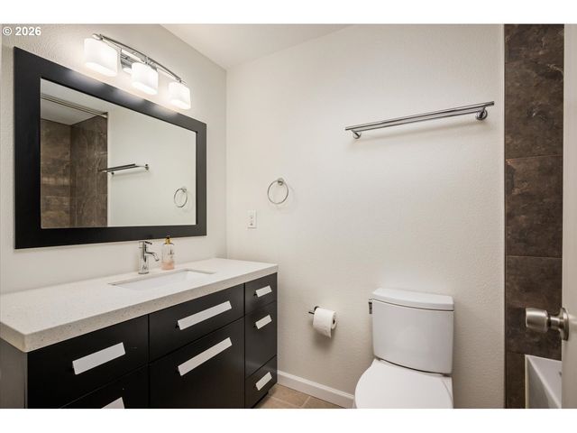 13205 Sw Barberry Dr, Beaverton, OR 97008