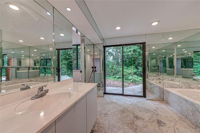 3 South Run, Cold Spring Harbor, NY 11724