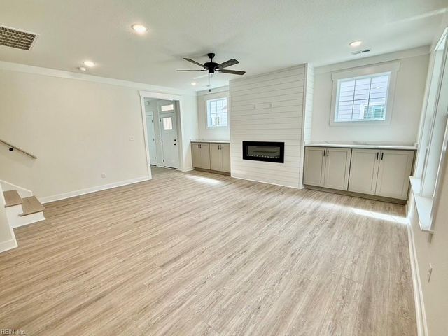 709 Flatrock LN, Chesapeake, VA 23320