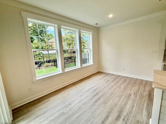 709 Flatrock LN, Chesapeake, VA 23320