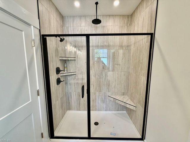 709 Flatrock LN, Chesapeake, VA 23320