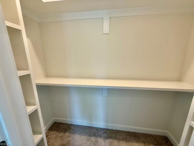 709 Flatrock LN, Chesapeake, VA 23320