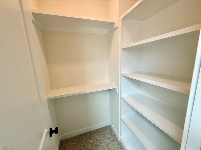 709 Flatrock LN, Chesapeake, VA 23320