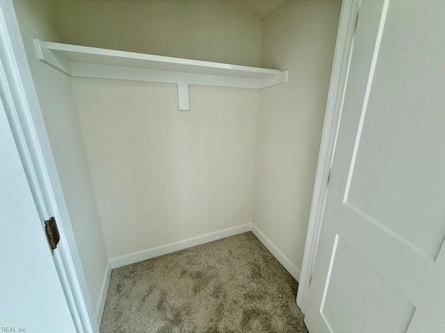 709 Flatrock LN, Chesapeake, VA 23320