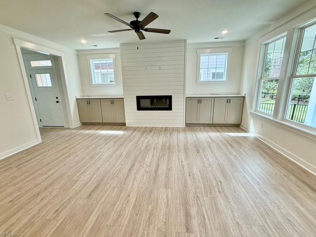 709 Flatrock LN, Chesapeake, VA 23320