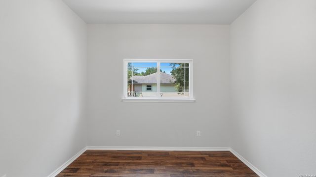 1035 CEDAR GROVE TRL, Spring Branch, TX 78070