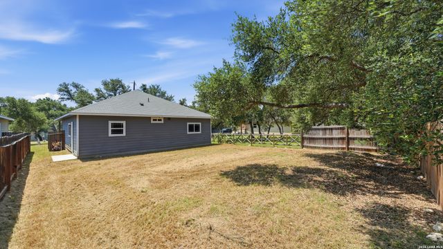 1035 CEDAR GROVE TRL, Spring Branch, TX 78070