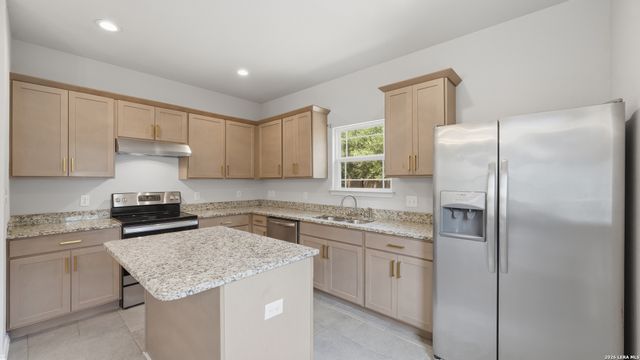 1035 CEDAR GROVE TRL, Spring Branch, TX 78070