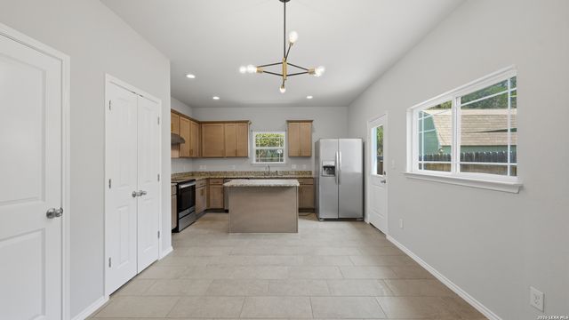 1035 CEDAR GROVE TRL, Spring Branch, TX 78070