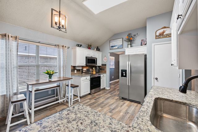 609 Oak Hollow Trail, Saginaw, TX 76179