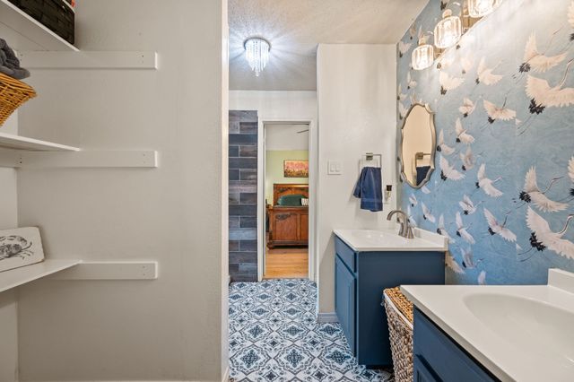 609 Oak Hollow Trail, Saginaw, TX 76179