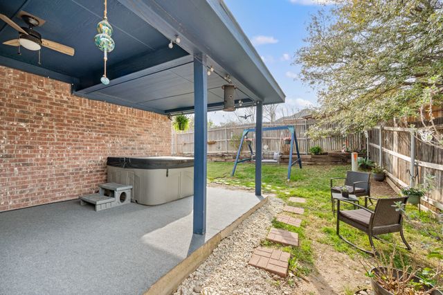 609 Oak Hollow Trail, Saginaw, TX 76179