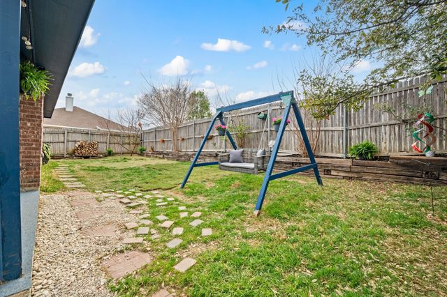 609 Oak Hollow Trail, Saginaw, TX 76179