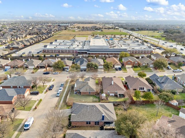 609 Oak Hollow Trail, Saginaw, TX 76179