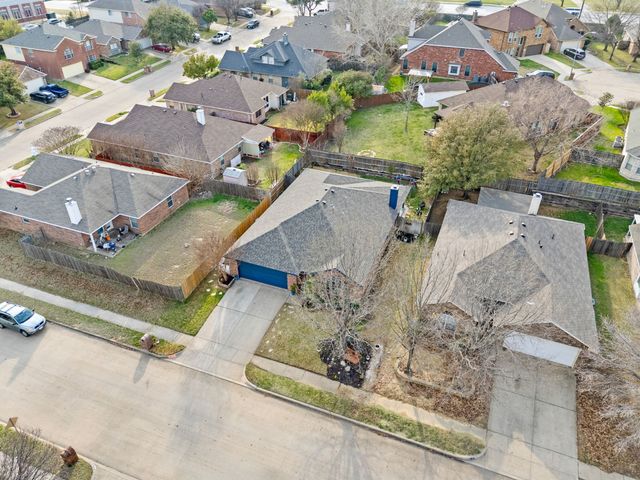 609 Oak Hollow Trail, Saginaw, TX 76179