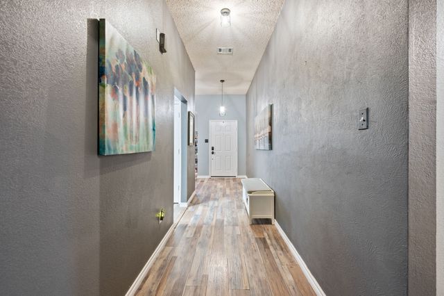 609 Oak Hollow Trail, Saginaw, TX 76179