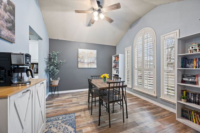 609 Oak Hollow Trail, Saginaw, TX 76179