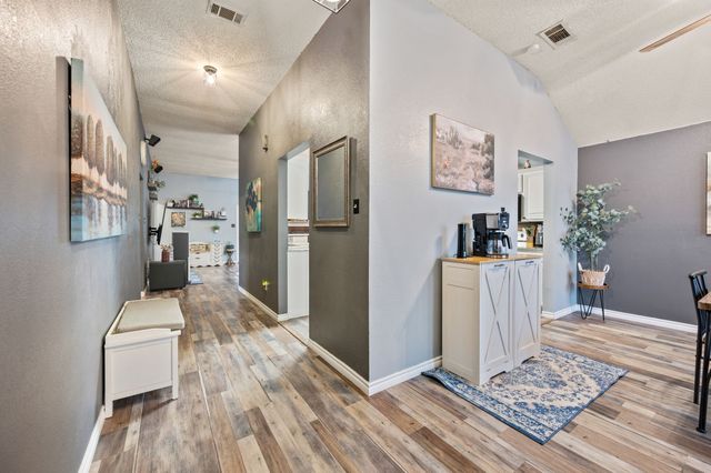 609 Oak Hollow Trail, Saginaw, TX 76179